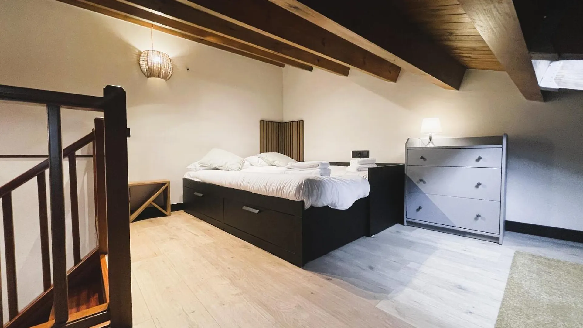 Apartamento Dúplex con buhardilla en el centro histórico de Camprodon GdF España